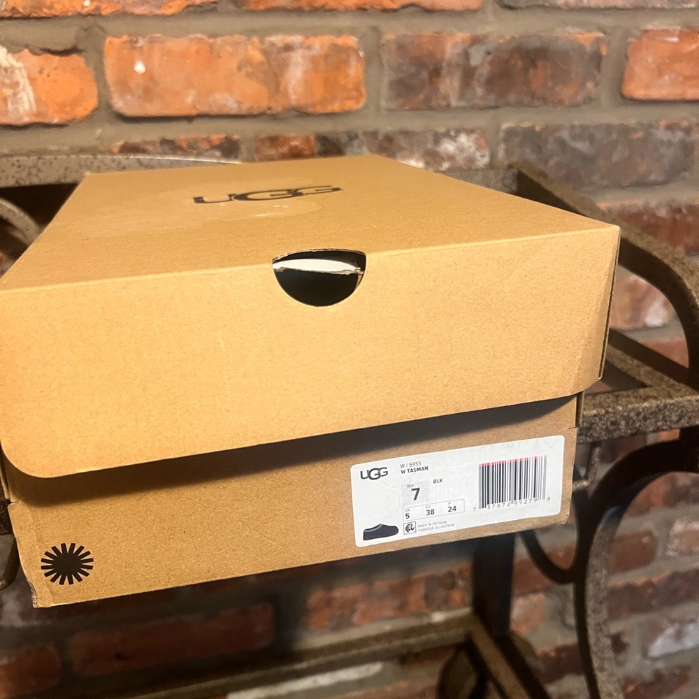 UGG Tasman